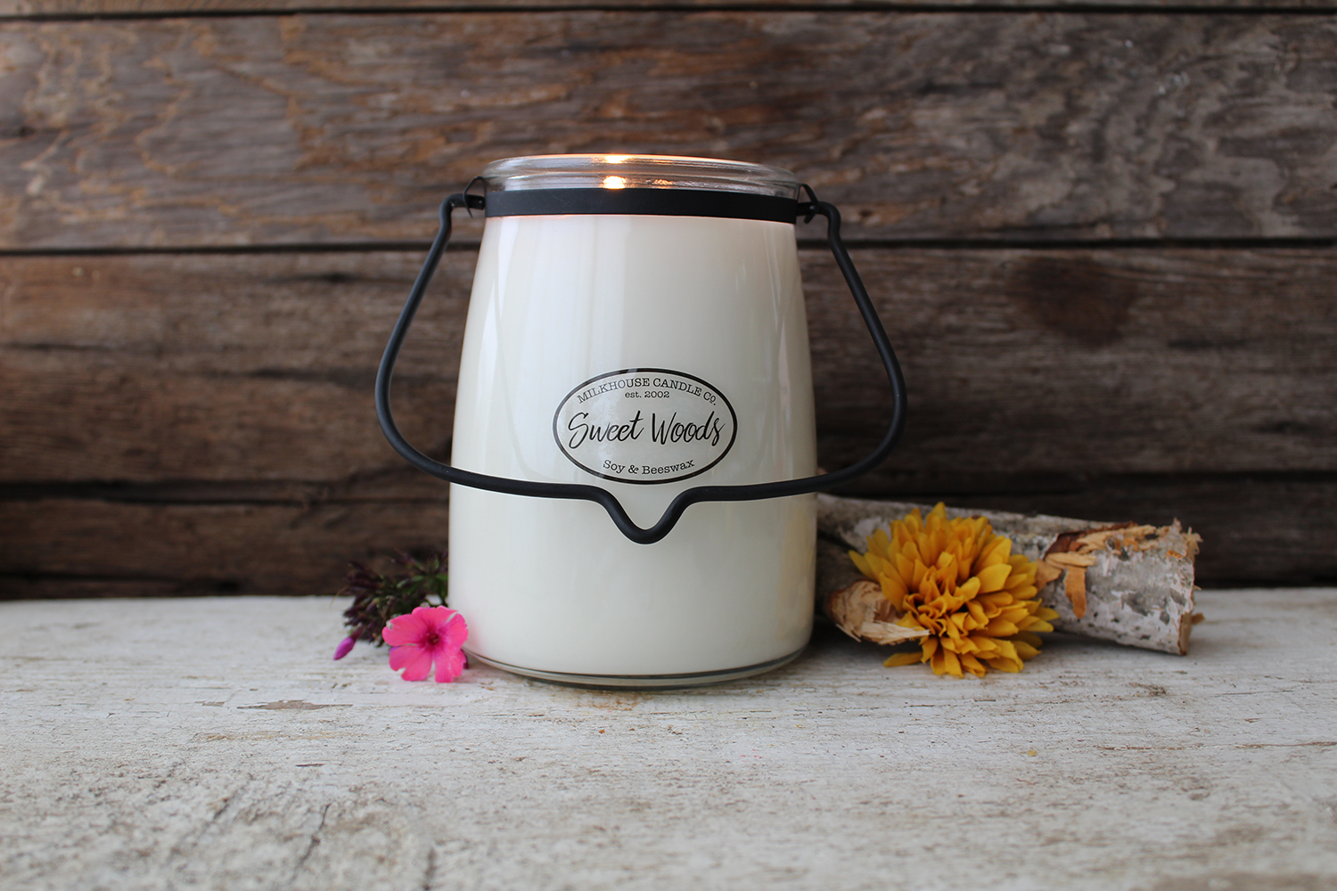 MILKHOUSE CANDLE Świeca zapachowa Sweet Woods BUTTER JAR (624 g)