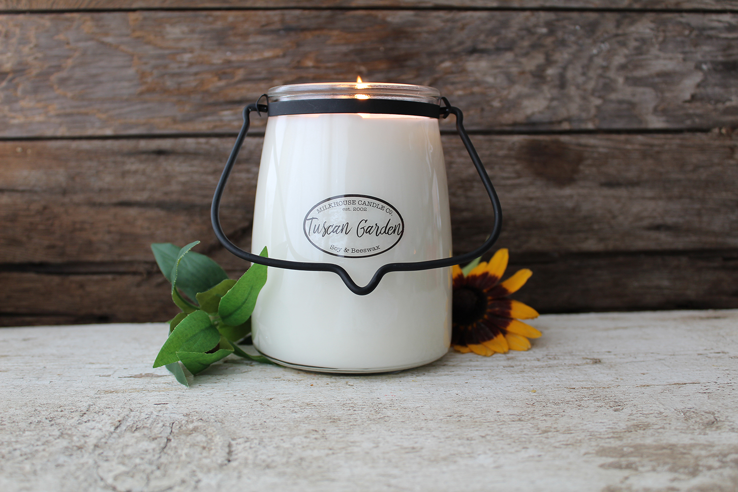 MILKHOUSE CANDLE Świeca zapachowa Apple Stroodel BUTTER JAR (624 g)