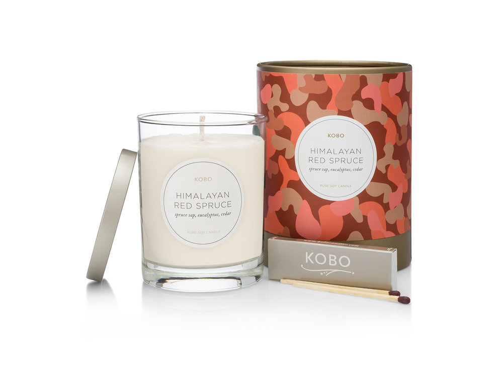 Świeca zapachowa KOBO Camo Himalayan Red Spruce Candle (11oz / 312g)