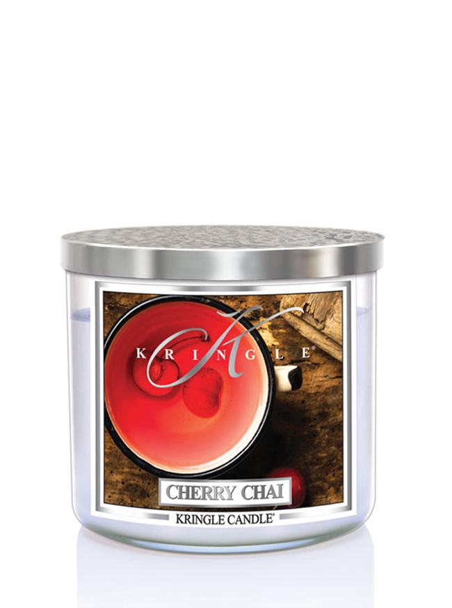 Świeca zapachowa Kringle Candle Cherry Chai z 3 knotami 411g